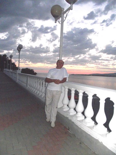 Анатолий Колесников