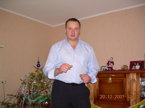 Олег Новиков