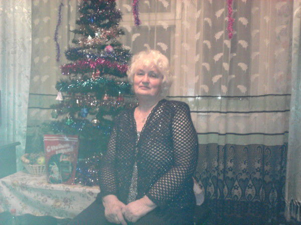 Валя Микова