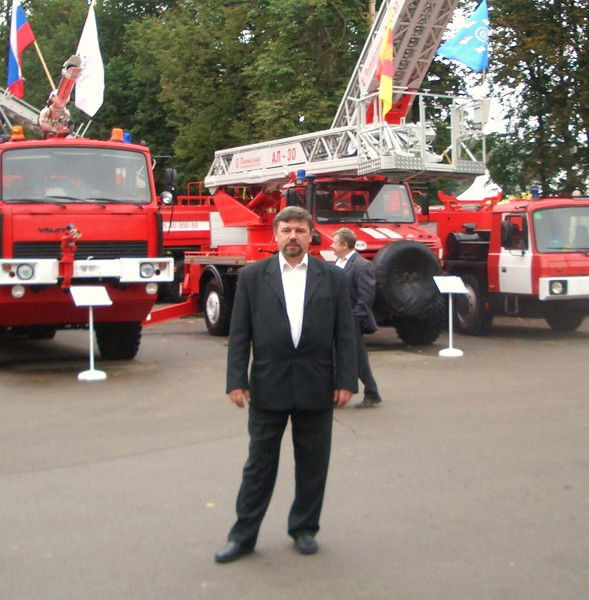 Сергейi Мачуровt