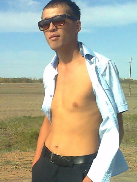 Али Махатов