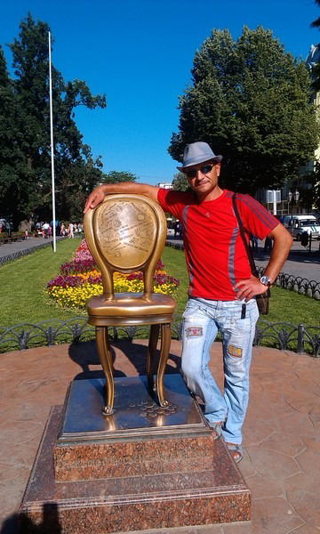 Эдуард Щёлоков