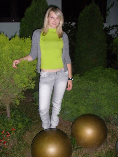 Оленька Шот