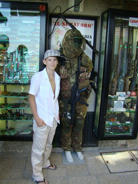 Артём Данилкин