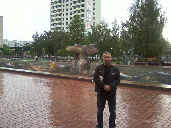 Борис Достовалов