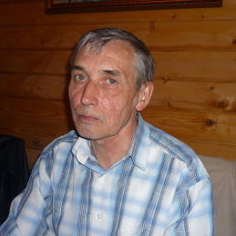 Виктор Ларионов