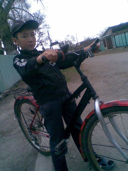 Данияр Женисов