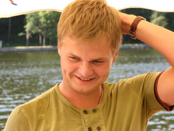 Антон Леонов