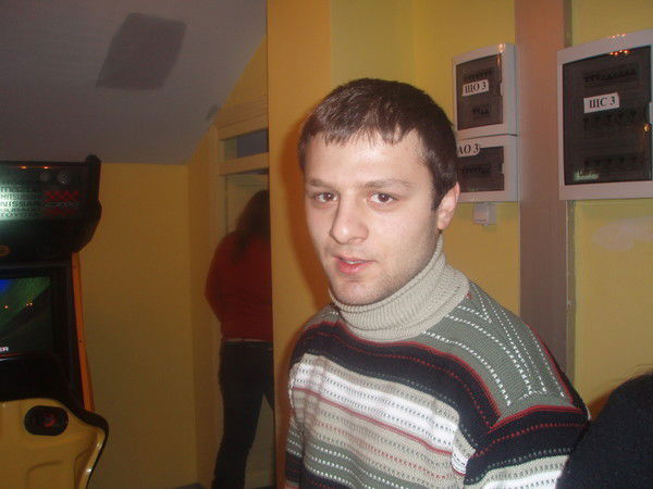 Тарон Налбандян