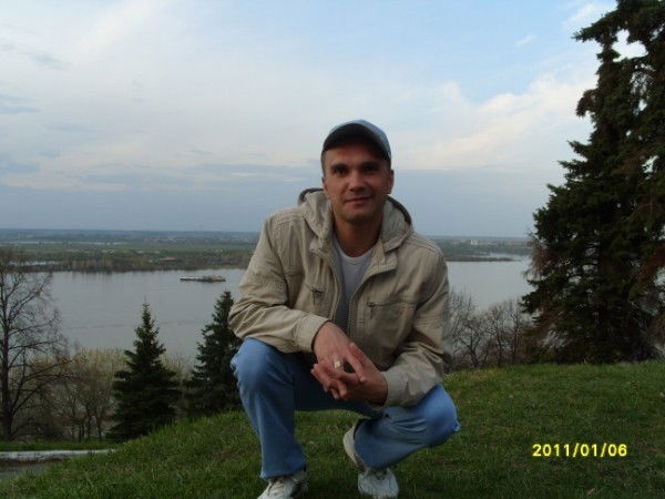 Олег Комаров