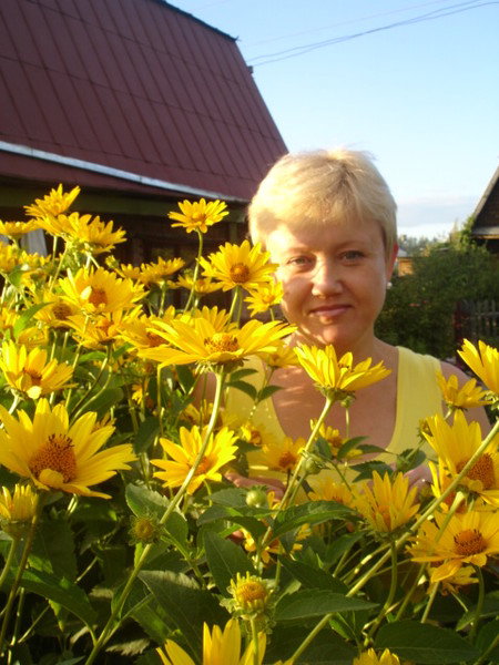 Елена Максимова