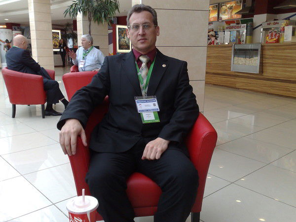 Олег Бондаренко