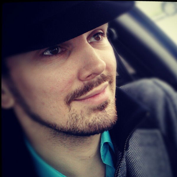 Александр Владимирович