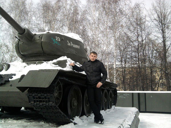 Игорь Бубырь( Женат)