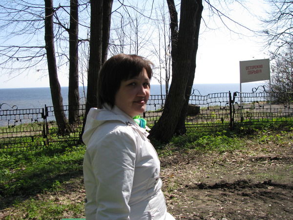 Елена Кожухарь