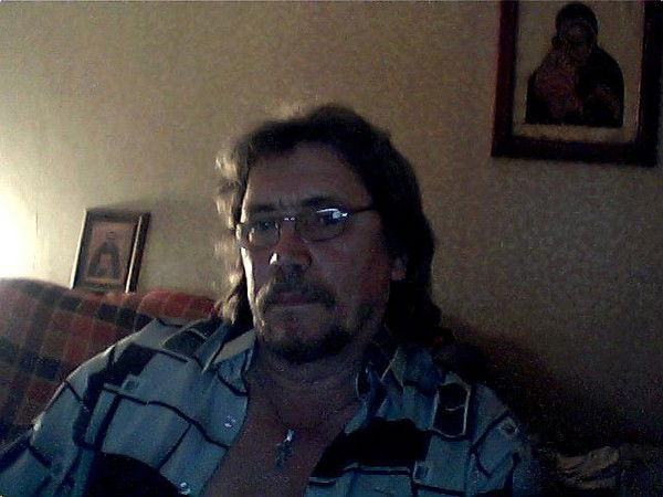 Виктор Петров