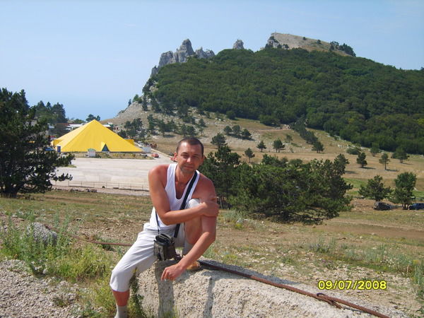 Геннадий Шарый