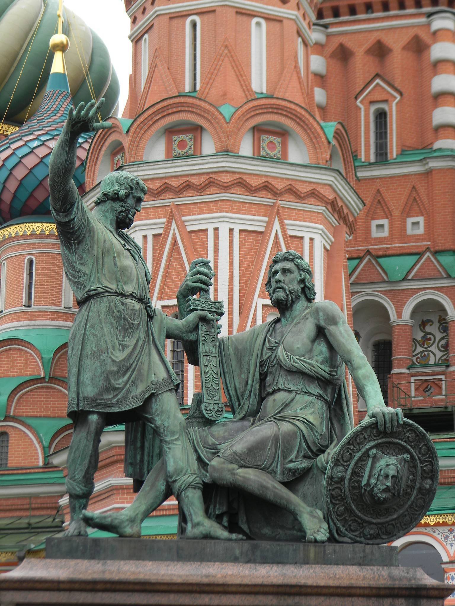 Памятник минину и пожарскому в москве где