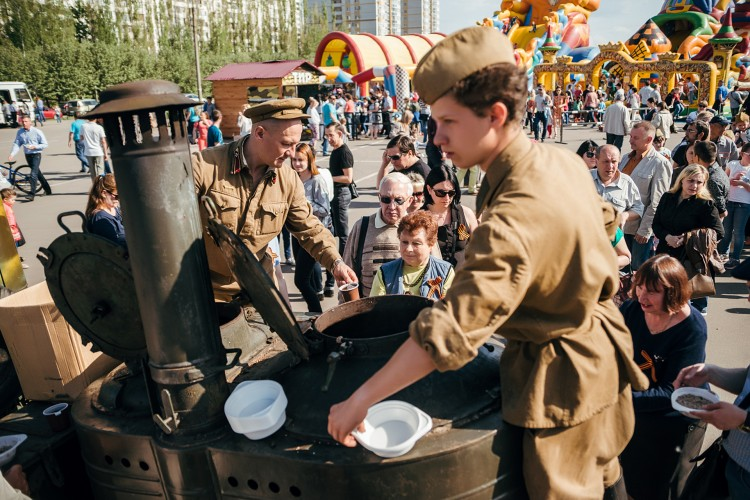 Солдатская каша на празднике